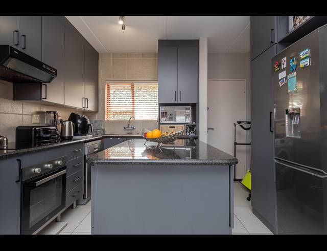2 BEDROOM TOWNHOUSE SOLD IN GLENVISTA